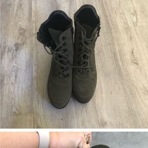 Kendal and Kylie olive boots